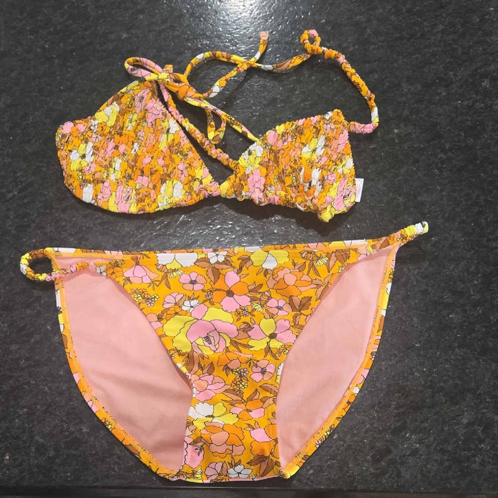 Retro Floral Bikini Set – XL/Top L (Bottoms NWT!)